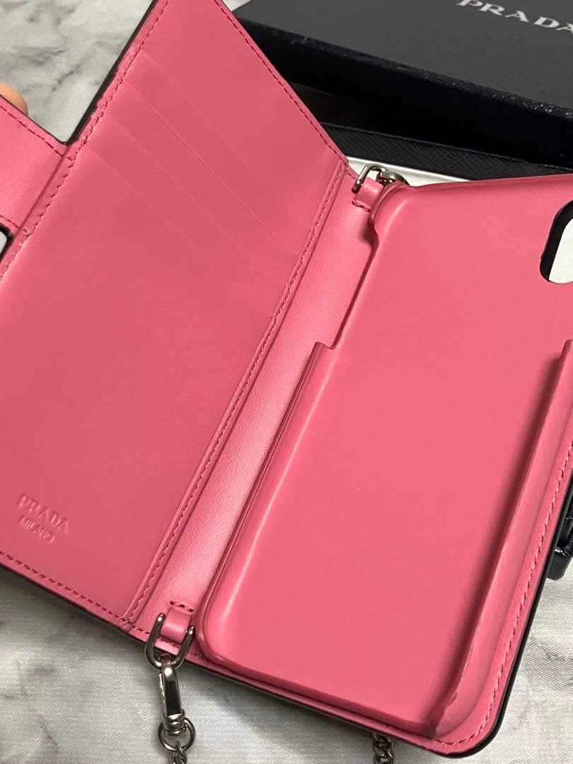 新品未使用　PRADA マリア　サフィアーノ　チェーン付き　iPhoneケース