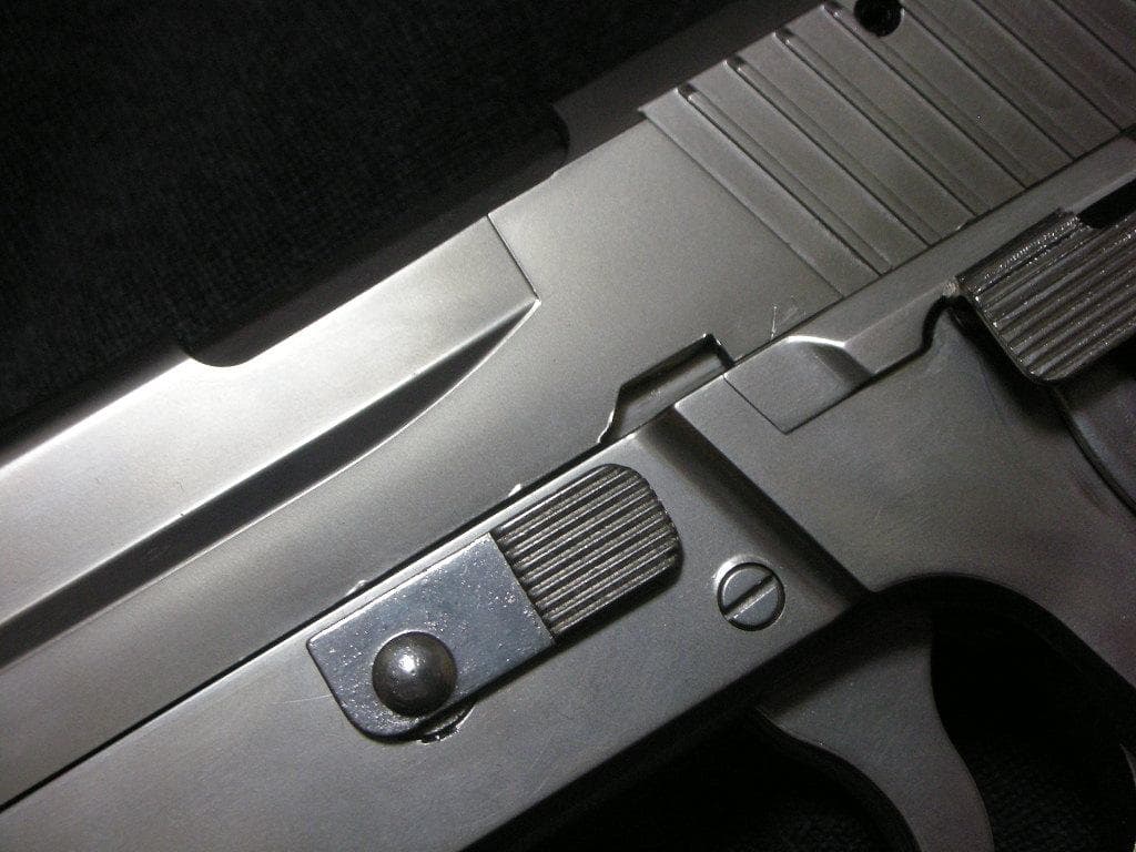 タナカ製　シグザウエルP226　オールシルバーモデル