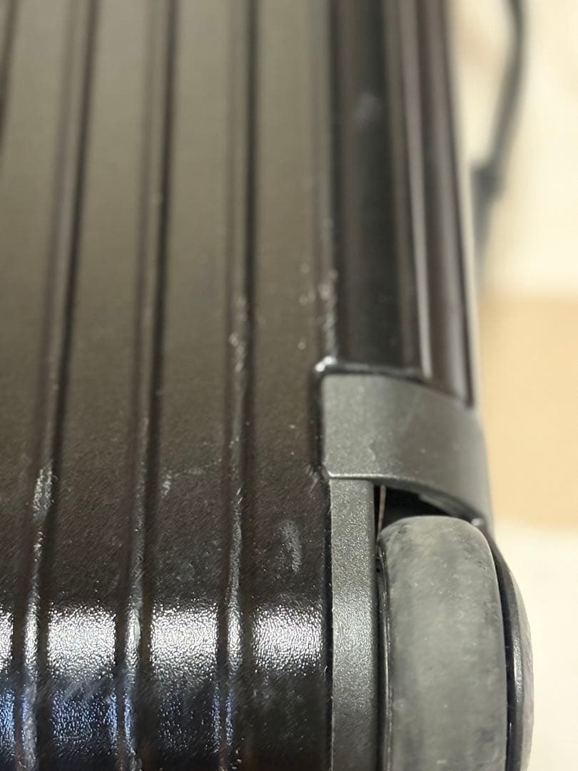 りょうページ　RIMOWA 大型ブラックキャリーケース TSAロック付き