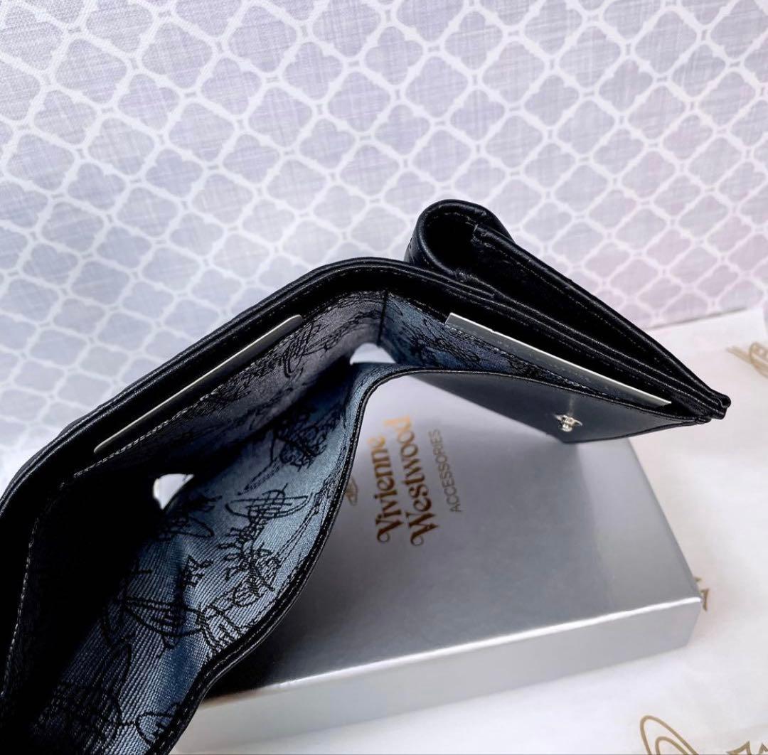 【内柄も素敵☆最新】Vivienne Westwood 三折財布 黒マット