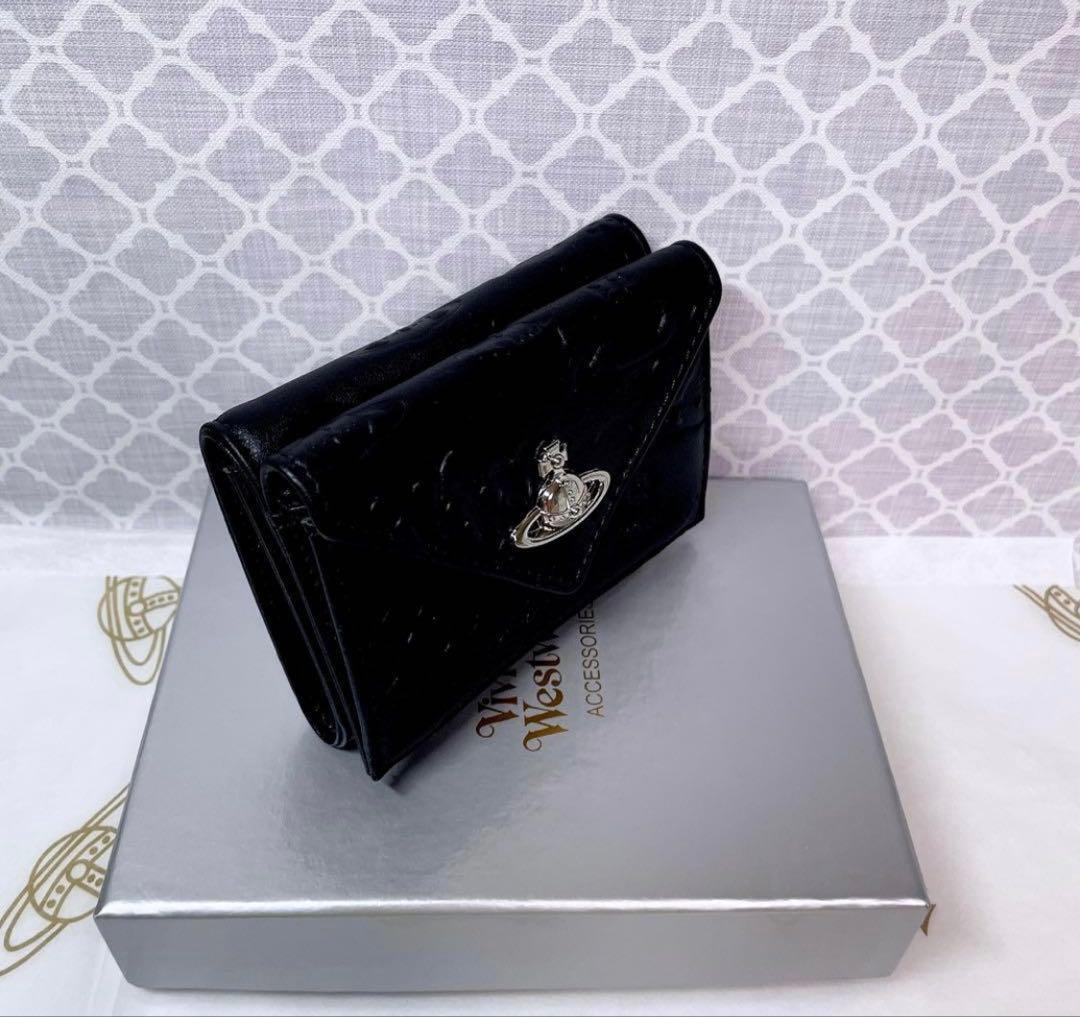【内柄も素敵☆最新】Vivienne Westwood 三折財布 黒マット