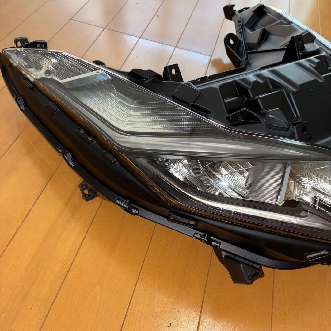 純正ヘッドライト