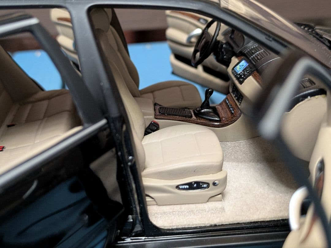 京商 BMW X5 4.4i ミニカー　1:18