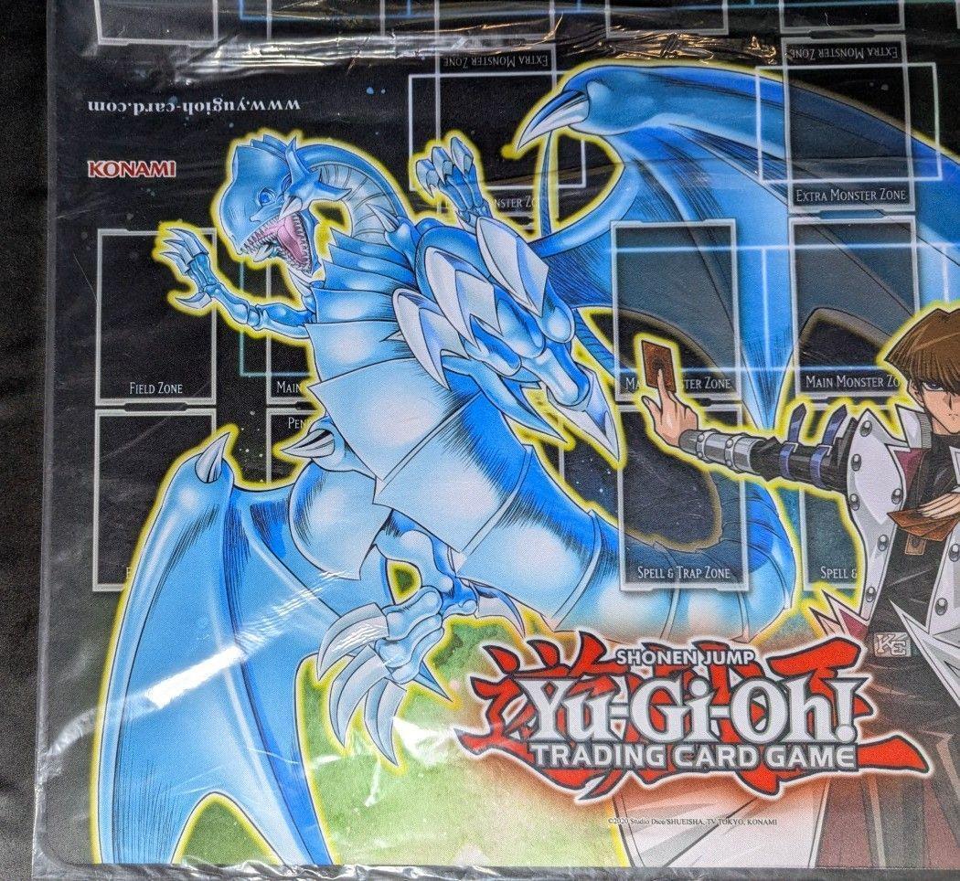 遊戯王　プレイマット　遊戯　海馬　2人用 ブラック・マジシャン 青眼の白龍