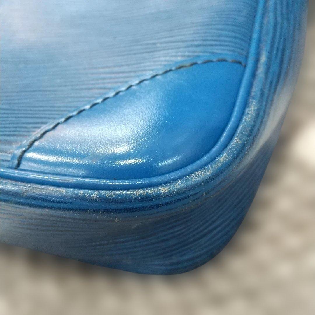 週末価格‼️ ヴィトン エピ ダヌーブ ショルダーバッグ ブルー 難あり