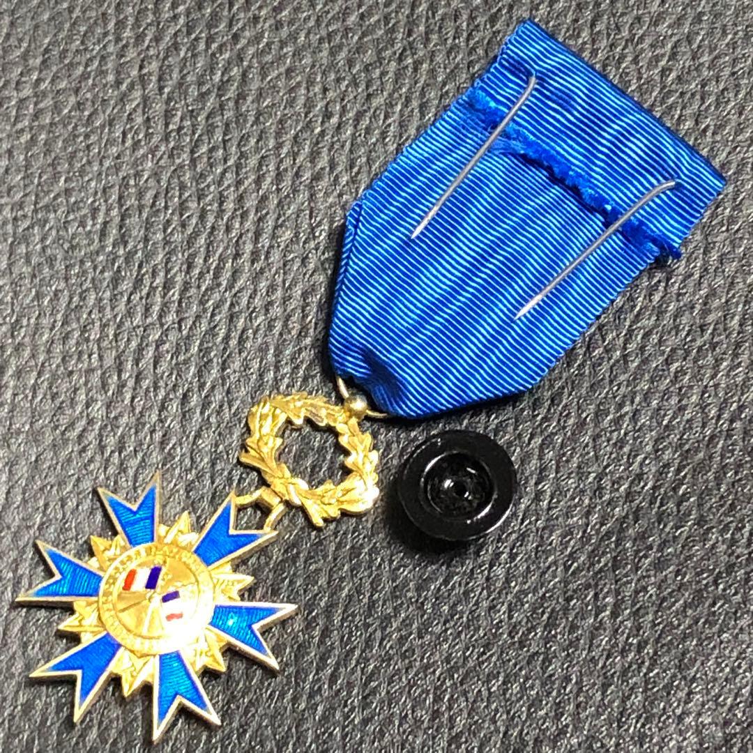 【送料無料】フランス 国家功労勲章 オフィシエ(勲四等) 略綬 共箱 記章 徽章