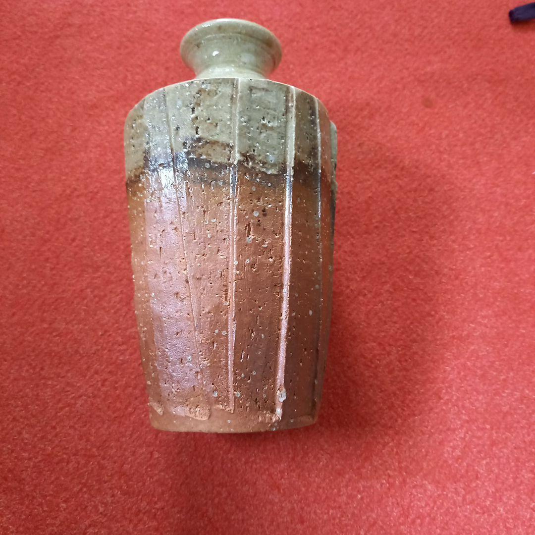 信楽焼　陶工、高橋楽斎　花入れ　箱付き(共箱)　名工