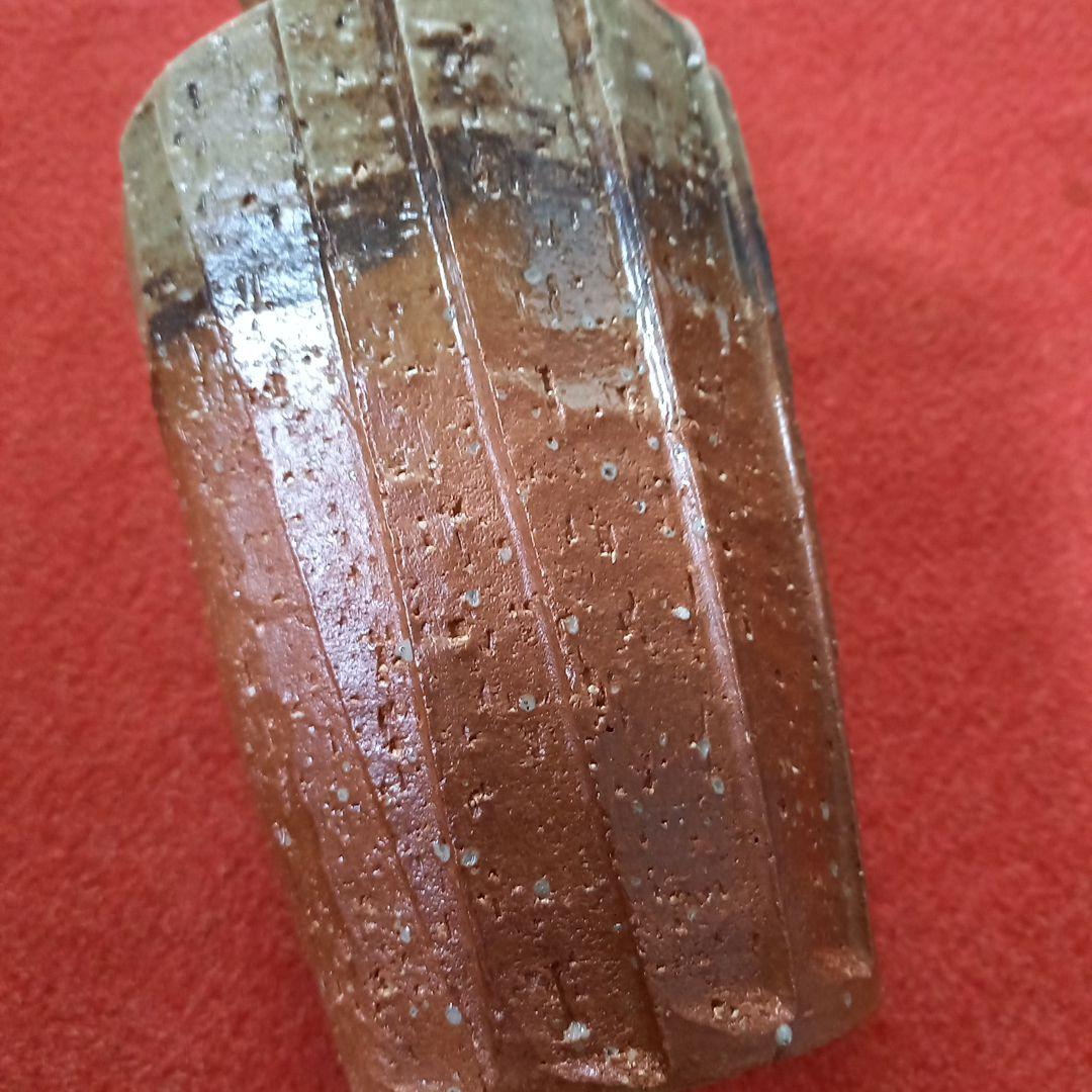 信楽焼　陶工、高橋楽斎　花入れ　箱付き(共箱)　名工