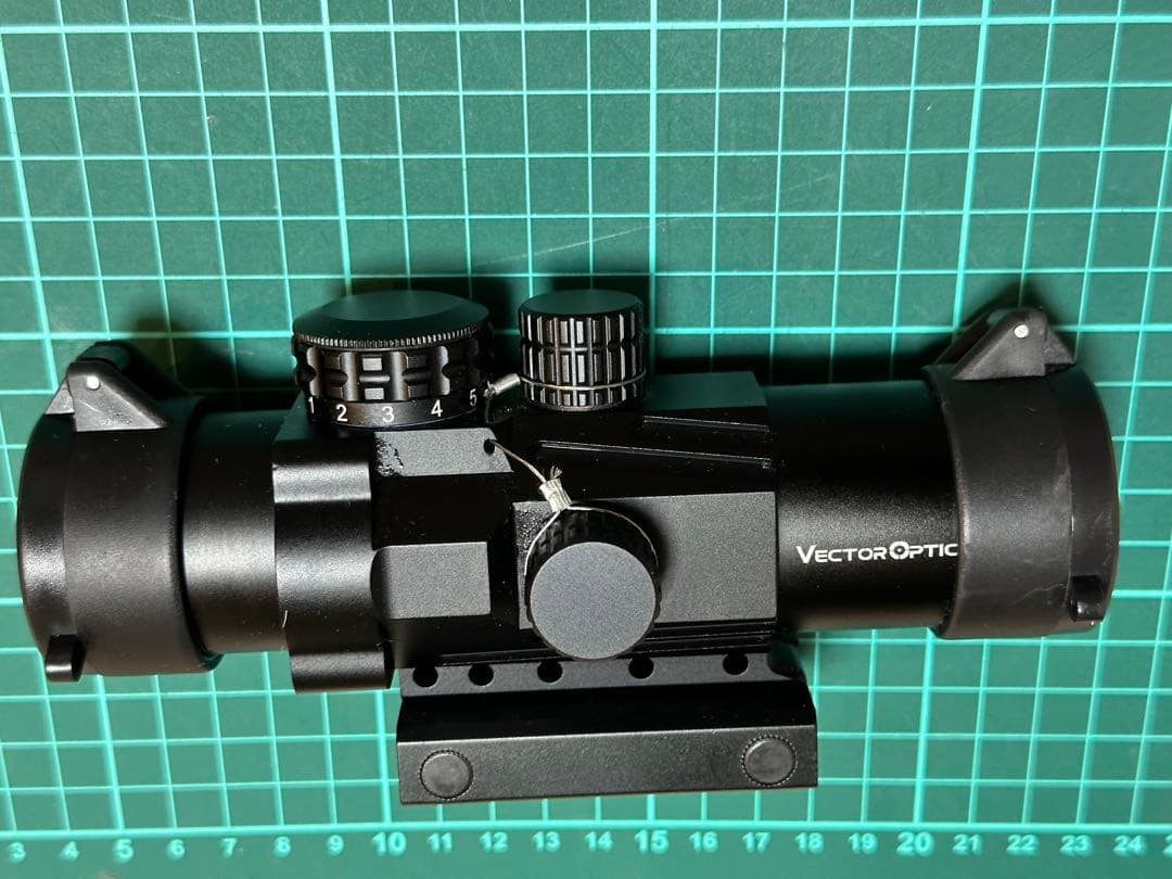 ベクターオプティクス　キャリポス3×32 前後バトラーキャップ追加
