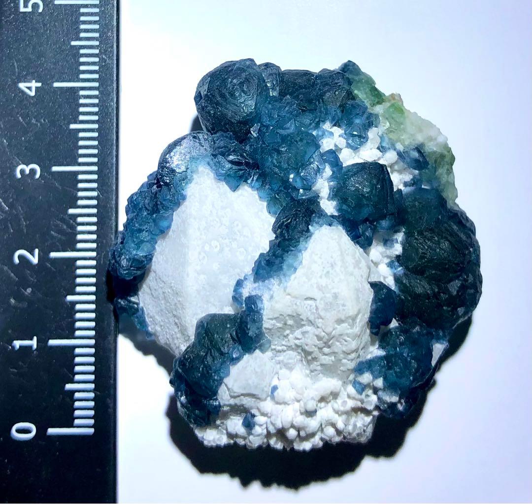 【美透過！】ブルーベリーフローライト　内モンゴル　蛍石