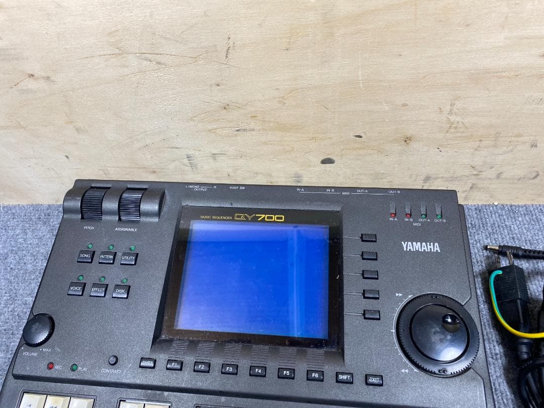 YAMAHA QY700 シーケンサー
