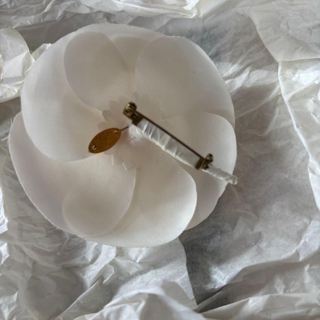 CHANEL コサージュ 白