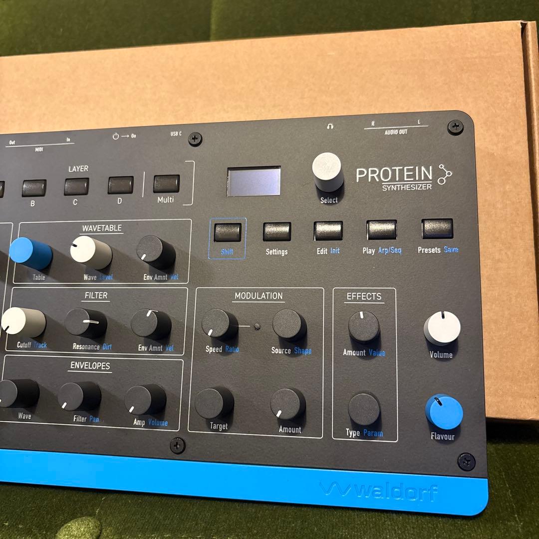 Waldorf PROTEIN ウェーブテーブルシンセサイザー