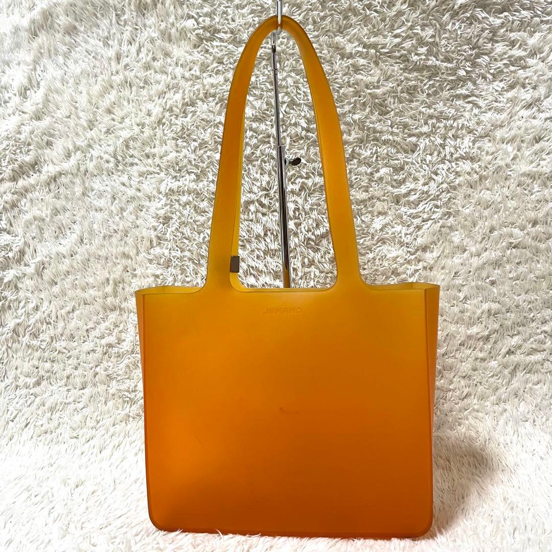 ✨入手困難✨CHANEL ラバートートバッグ ハンドバッグ オレンジ ロゴ金具