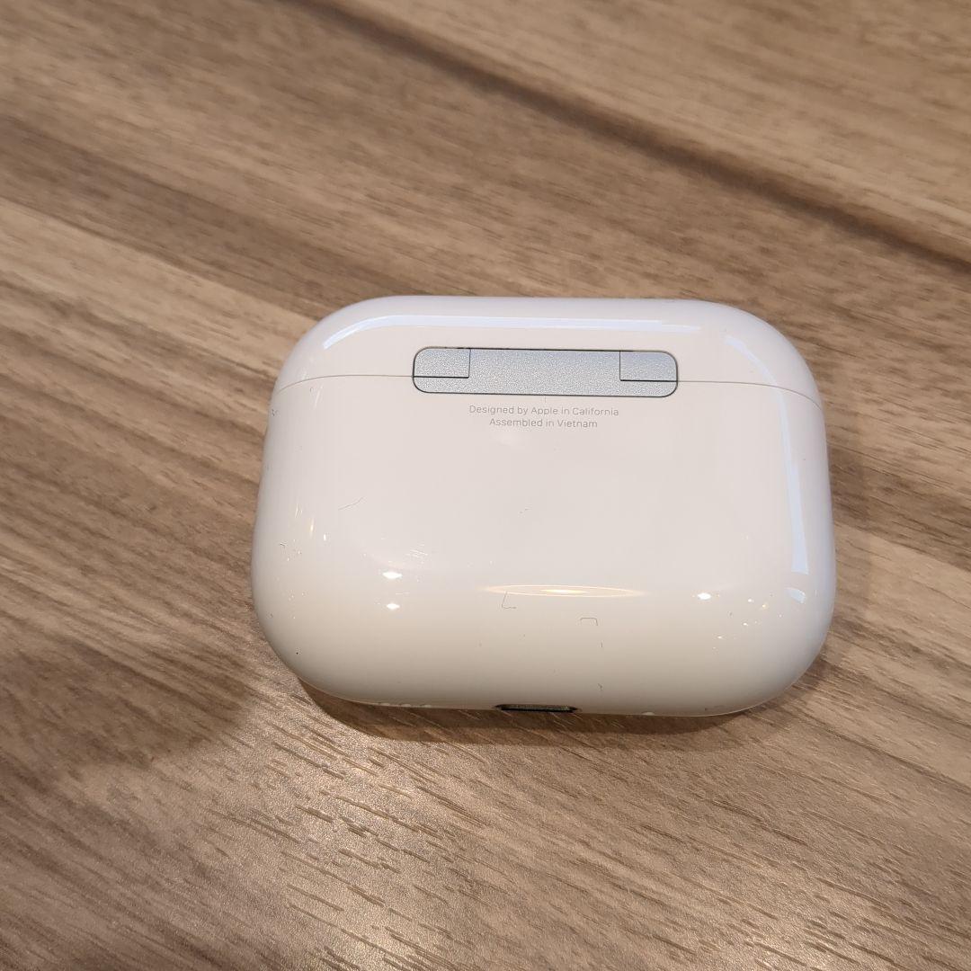 美品　Apple AirPods Pro 第3世代 充電ケース A3122 66