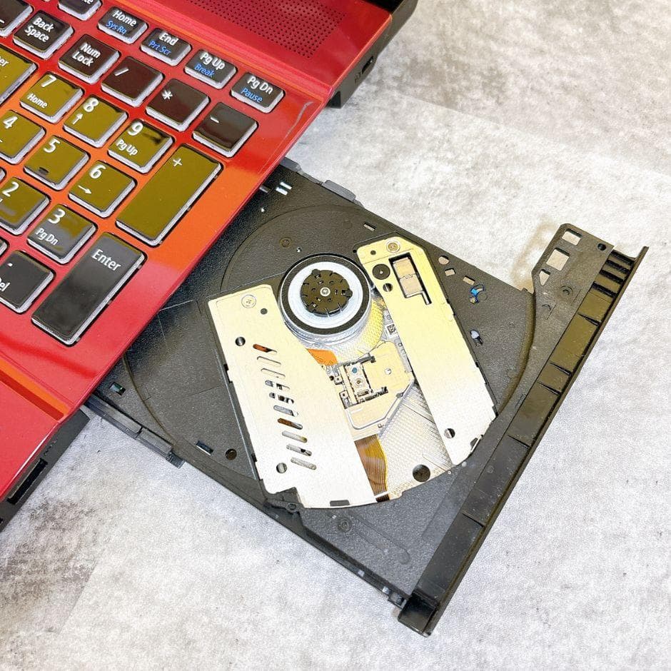 ⅰ7✨新品SSD512GB✨きれいな赤❣Win11カメラ付 ブルーレイ フルHD