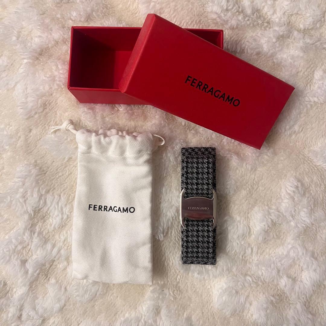 FERRAGAMO バレッタ