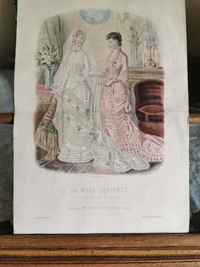 19世紀アンティーク銅版画 新婦と姉妹/友人 花実装飾ウェディングドレス 手彩色