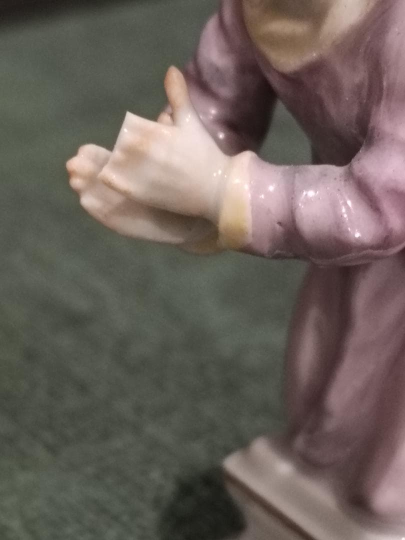 マイセン　紫色 陶器製 人物像