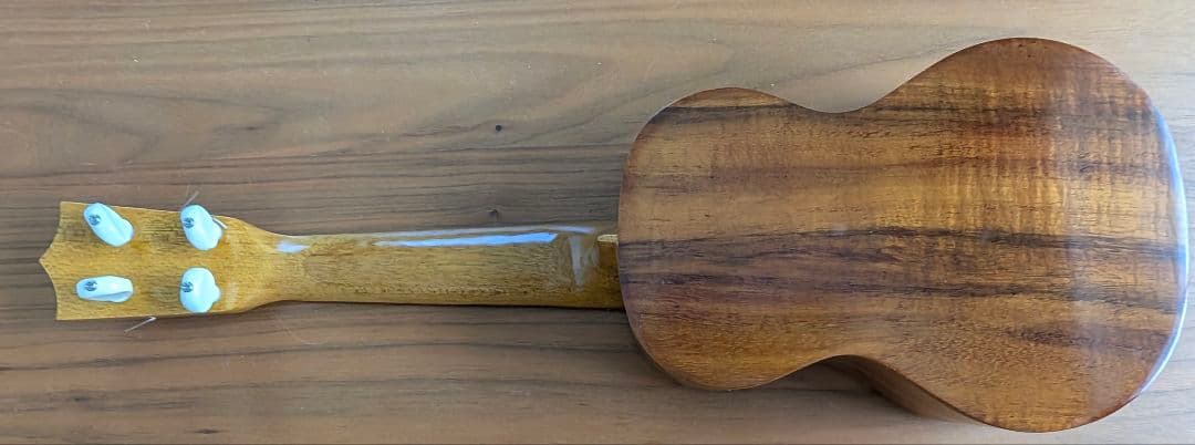 急遽15%引き【フェイマス】Famous FU-200 【ハワイアンコア材】