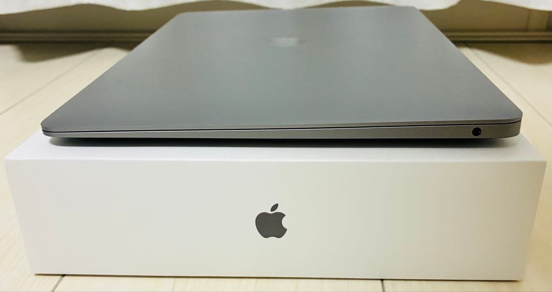 【外装美品】MacBook Air M1 2020 16GB 256GB