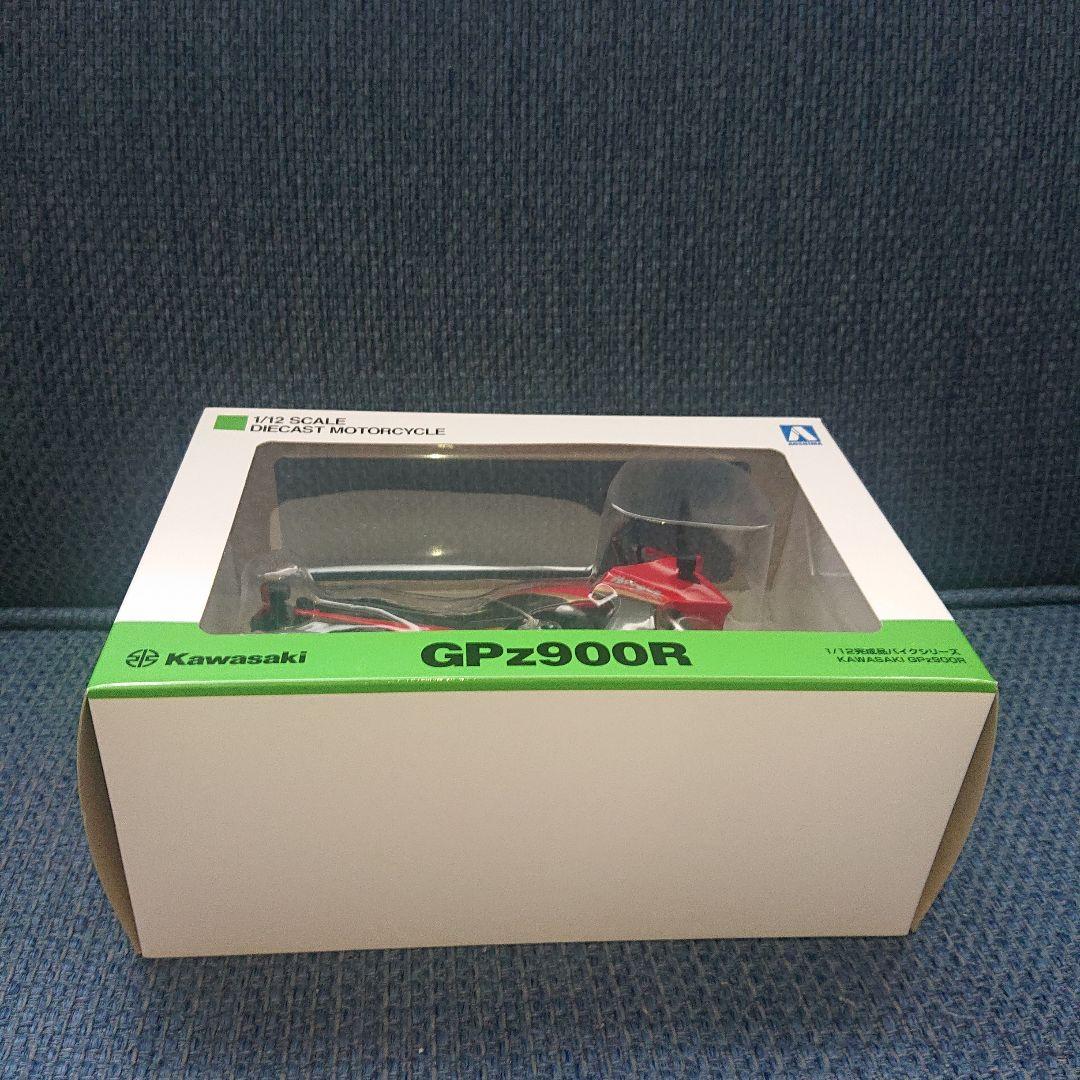 Kawasaki GPz900R 1/12スケールダイキャストバイク　赤/灰