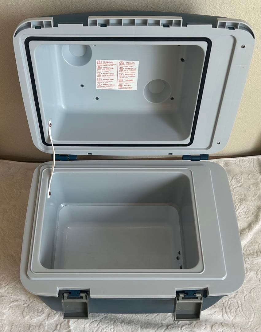 【値下げ】車載ポータブル温•冷蔵庫 20L モビクール 家庭用専用アダプター付き