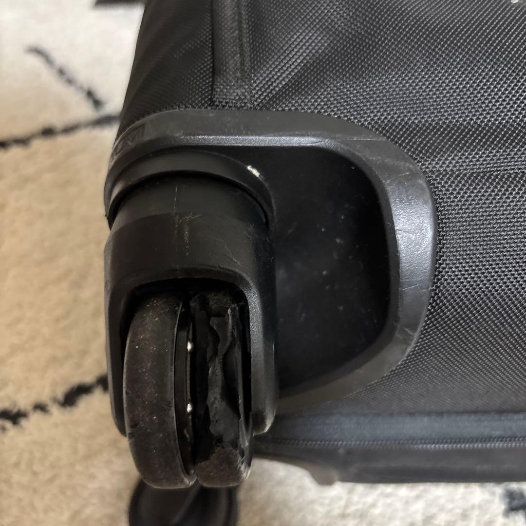 TUMI 22060 ALPHA2・4ウィール・キャリースーツケース ブラック