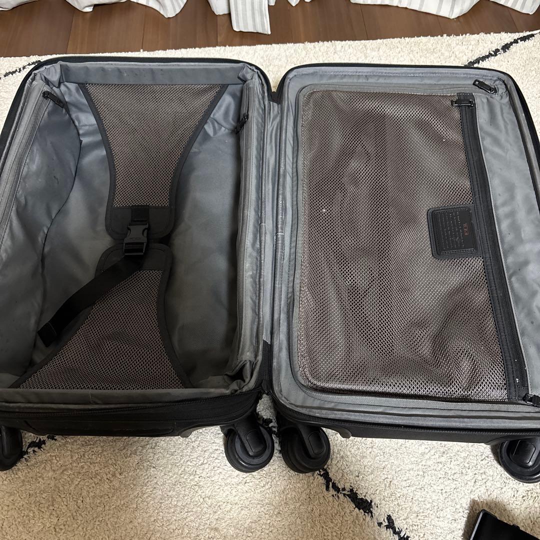 TUMI 22060 ALPHA2・4ウィール・キャリースーツケース ブラック