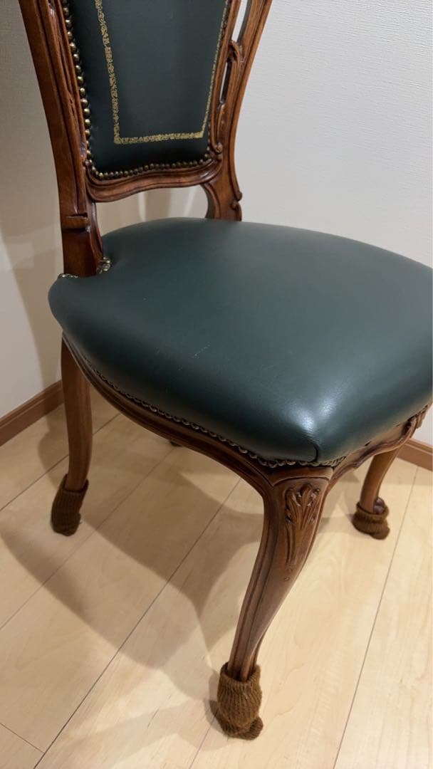 木製ダイニングテーブルセット（4脚付き）