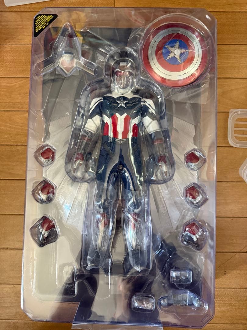 チ*ス様 ホットトイズ『ファルコン＆ウィンター・ソルジャー』キャプテン・アメリカ