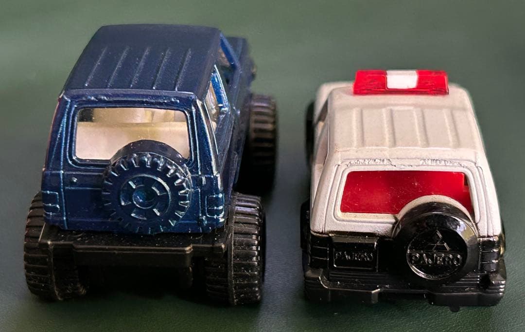 トミカ パジェロ 2台セット