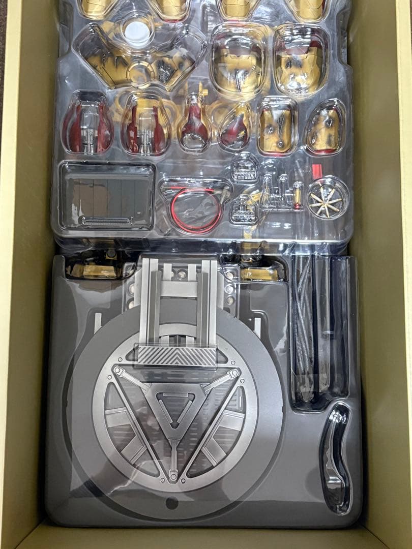HOTTOYSホットトイズ 1/4クォータースケール アイアンマン マーク42