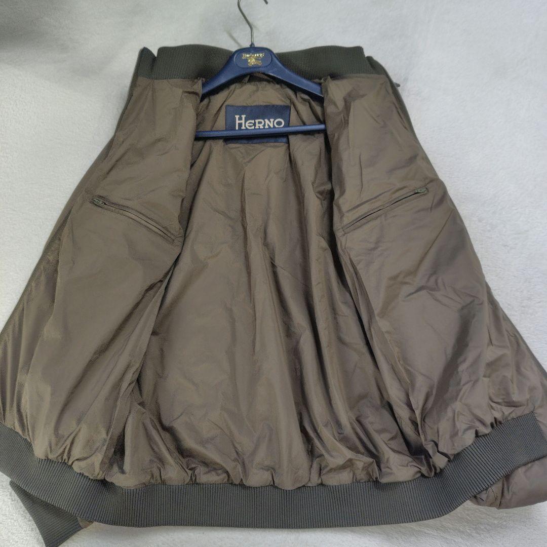 未使用に近い　現行　ヘルノ　ブルゾン　リブ　ダブルジップ　ワンポイント　中綿