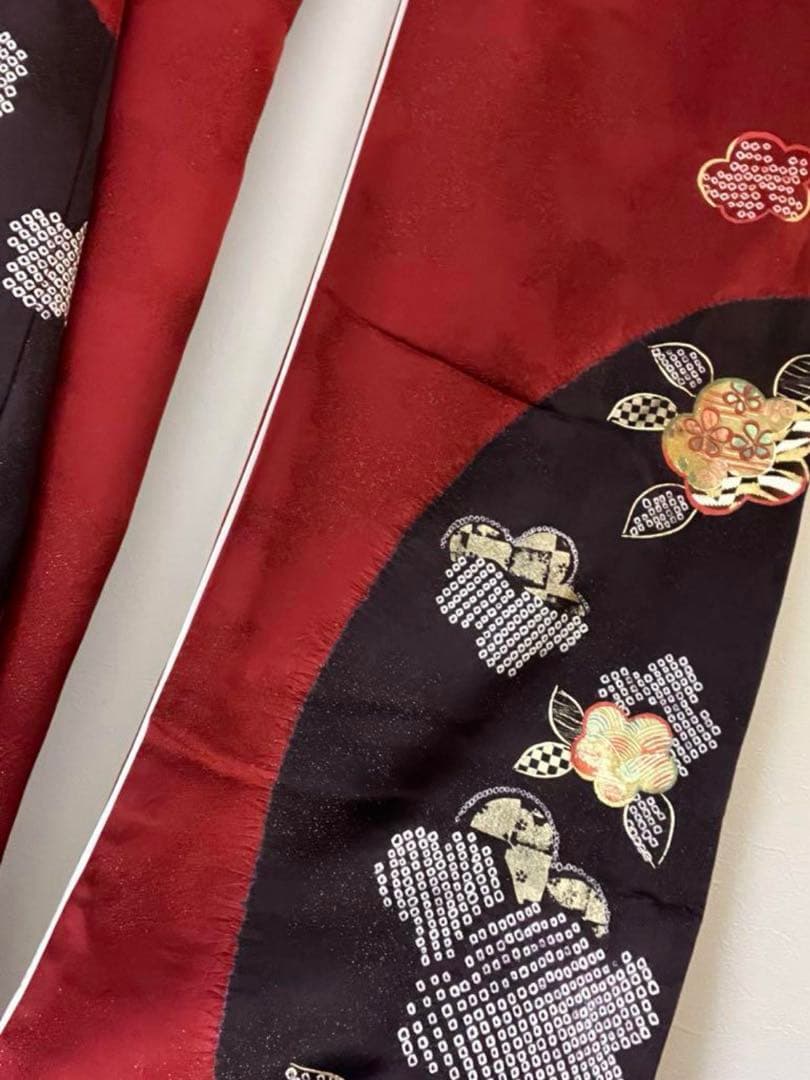 振袖7点フルセット＋草履&バッグ　リユース品　成人式　卒業式　赤　黒　金　モダン