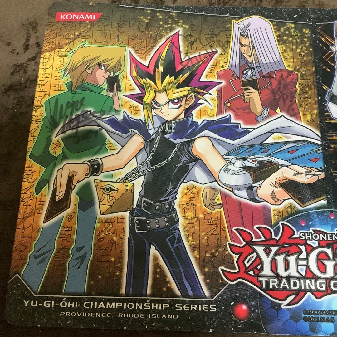 【中古】遊戯王 公式 プレイマット 海外声優サイン入り チャリティー限定配布