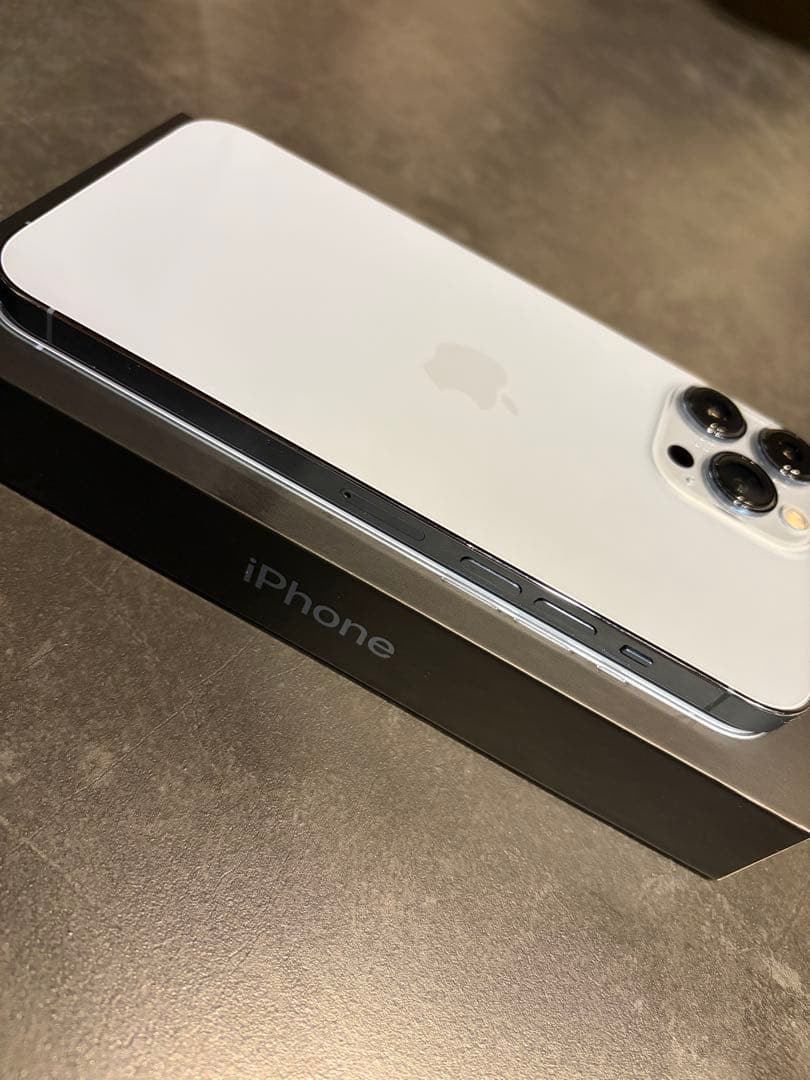 Apple iPhone 13 Pro max 本体　256GB シエラブルー