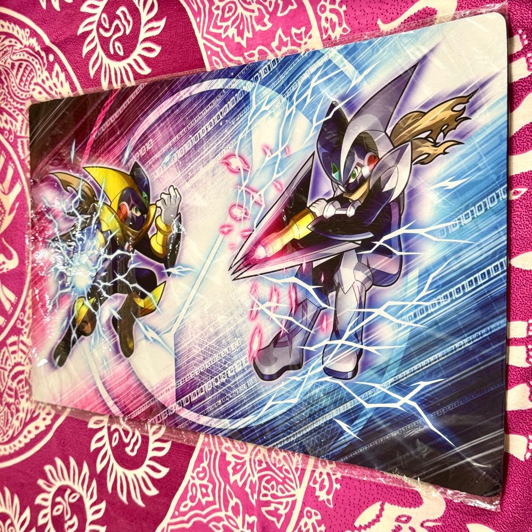 【超貴重】ロックマンエグゼ フォルテクロスロックマン マスクの中 プレイマット