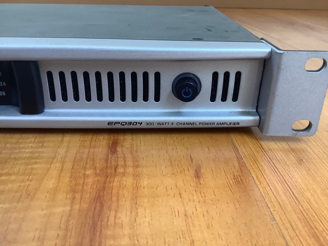 アンプ [z109]Behringer epq304