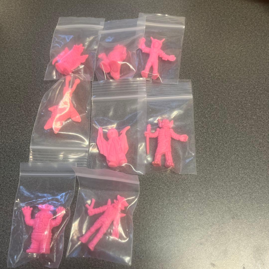 ウルトラマン怪獣消しゴムレア物黄、桃、黒。バラ売りok‼️