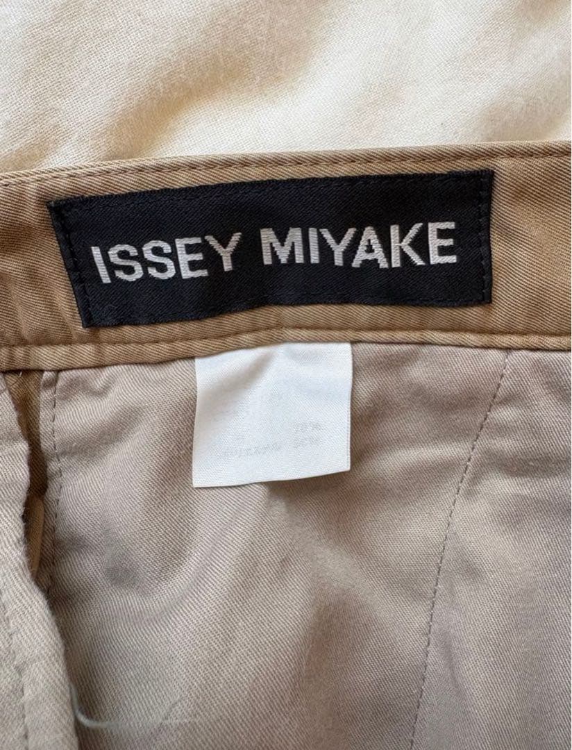 ISSEY MIYAKE イッセイミヤケ デザインチノパン ジップ仕様 サイズ2