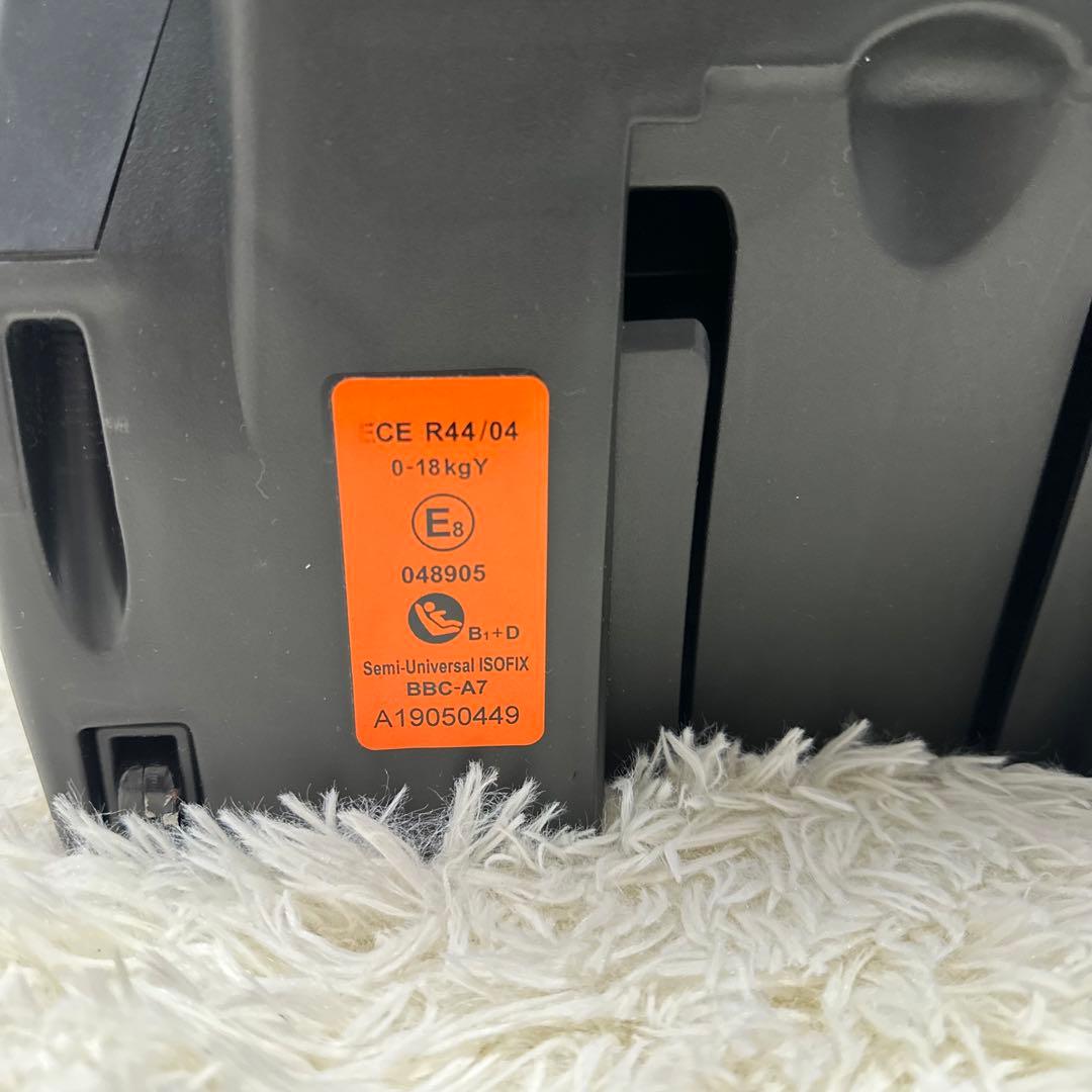 美品　西松屋　マムズキャリー ターンレジェFIX グレー チャイルドシート