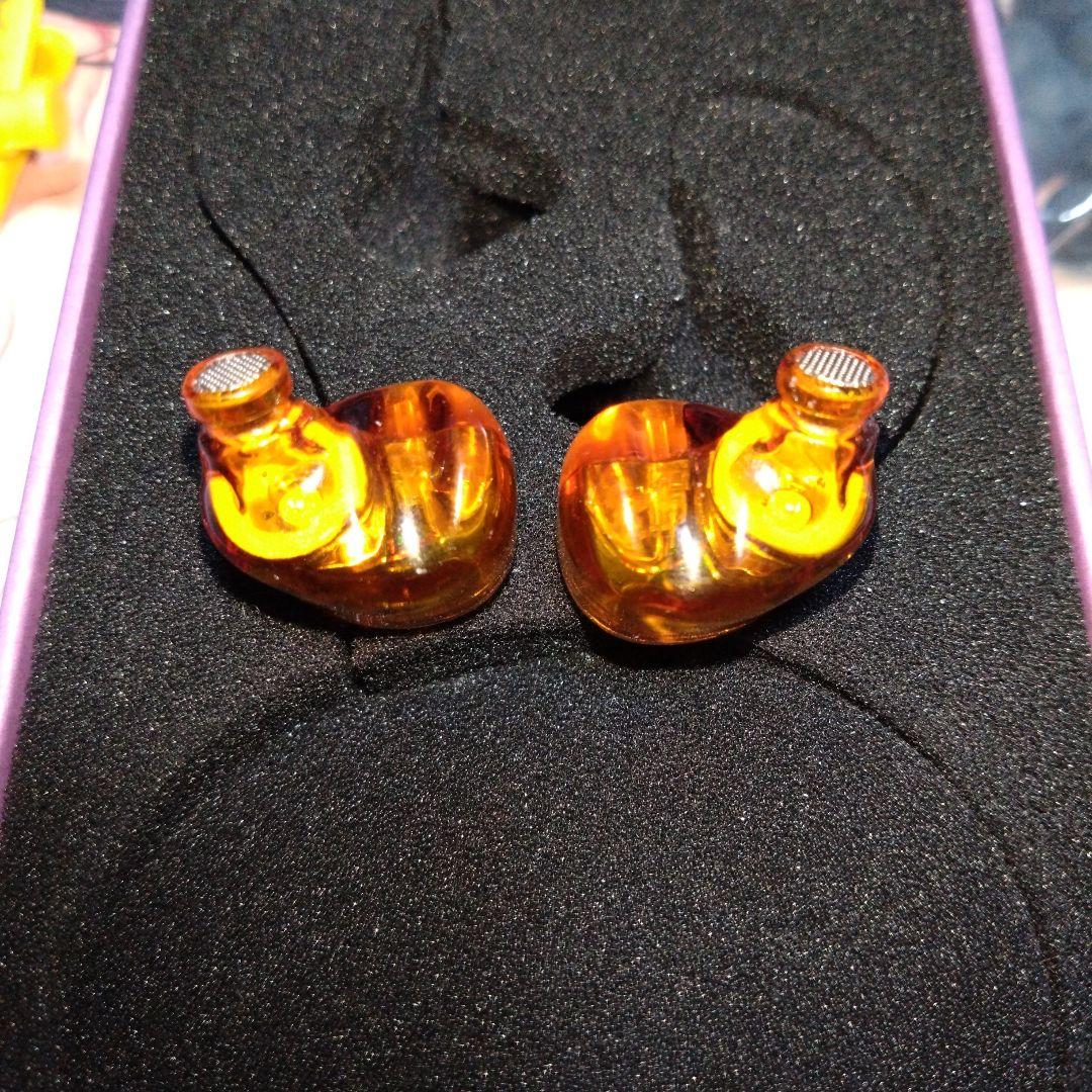 Oriolus Isabellae 有線イヤホン