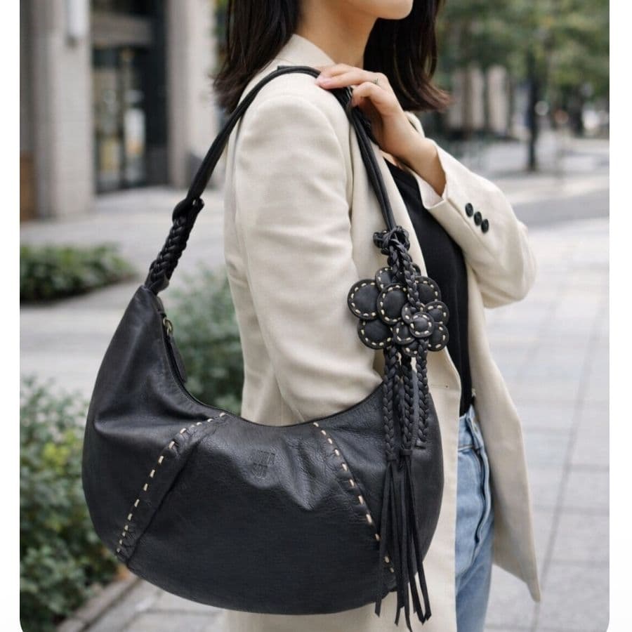 アナスイ 三日月 レザー ワンショルダーバッグ 黒 フラワーモチーフ