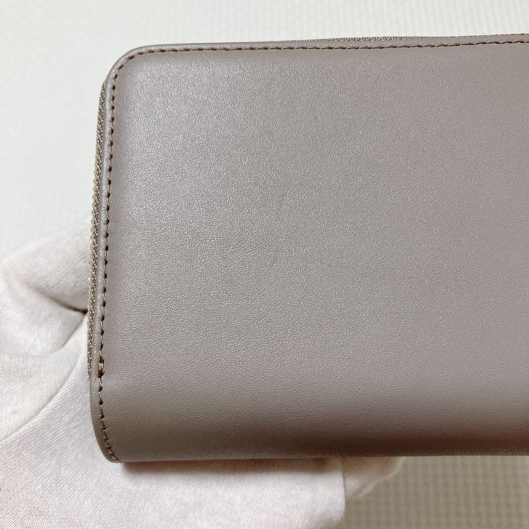 未使用　agnes b. アニエスベー レザー二つ折り財布　グレー