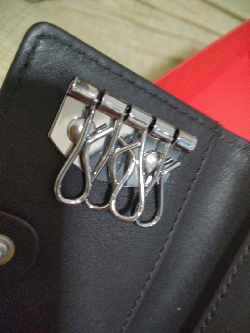 新品未使用DIESELダークブラウン キーケース P0685 X09016