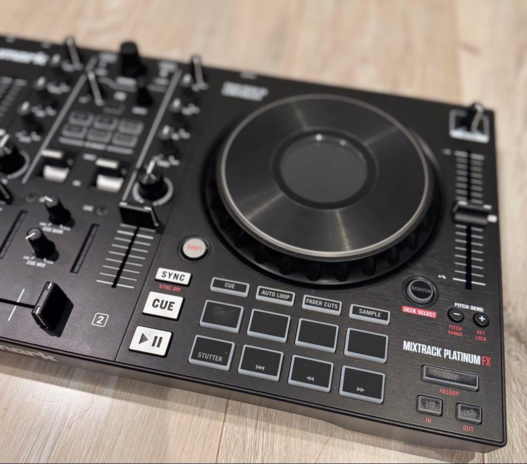 Numark Mixtrack Platinum FX DJコントローラー