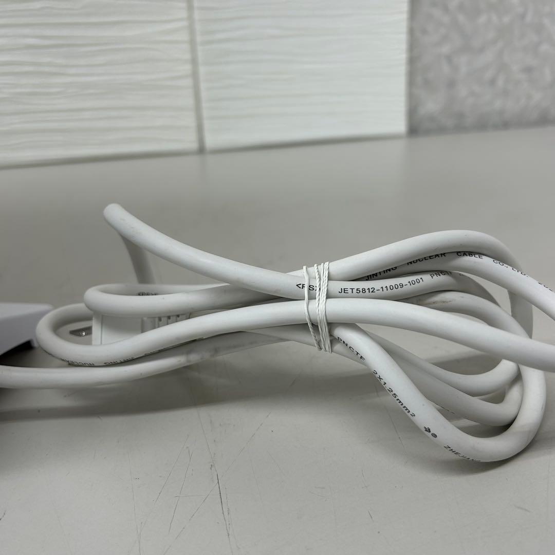 2024年製　VERSOS オイルレスヒーター SH-400 ホワイト