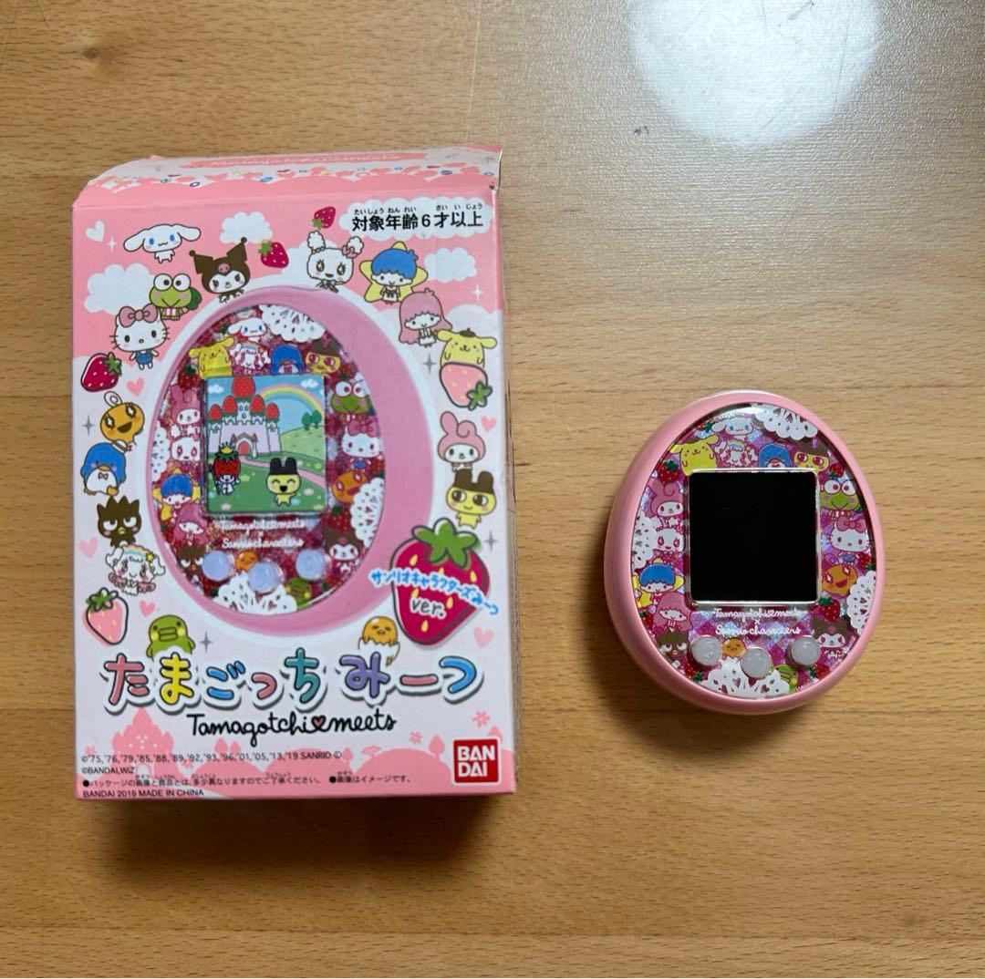 送料無料 たまごっちみーつサンリオキャラクターズみーつver.