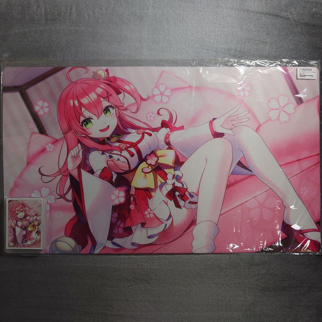 α1 ホロライブ ソファー&初期衣装&桜 さくらみこ スリーブ&プレイマット